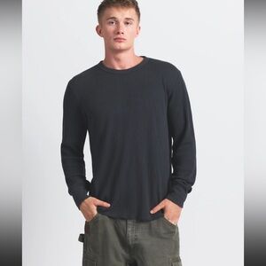 SKIMS men’s waffle knit long sleeve shirt
XL